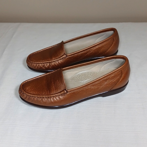 Sz 9M SAS Simplify Metallic Loafer - Picture 5 of 8
